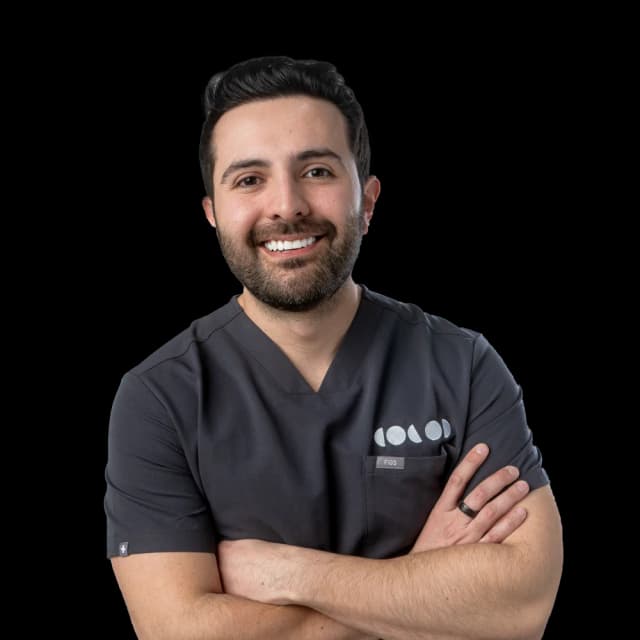 Gonzalo Mallarino, Cirujano plástico y microcirujano.